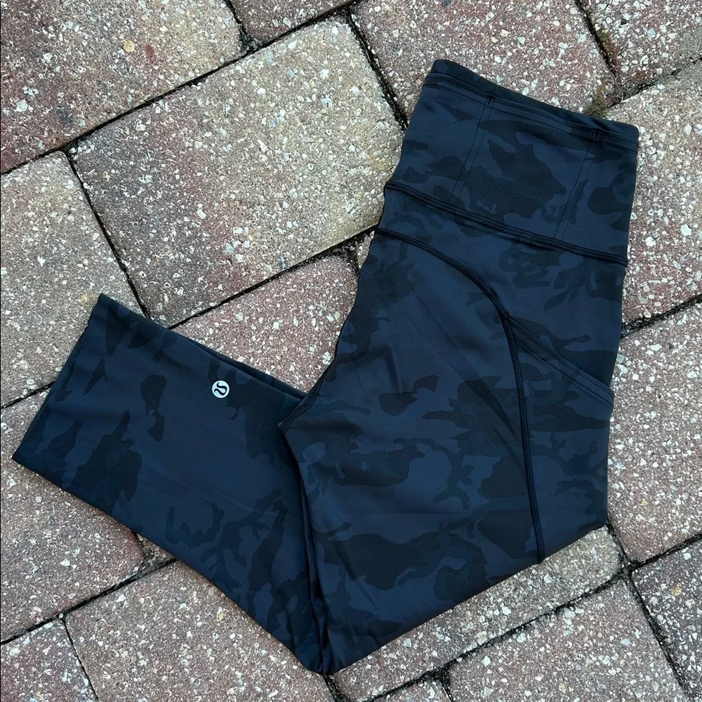 Worn once - LULULEMON Fast and Free Crop *Nulux in Incognito Camo Multi Grey - Picture 2 of 12
